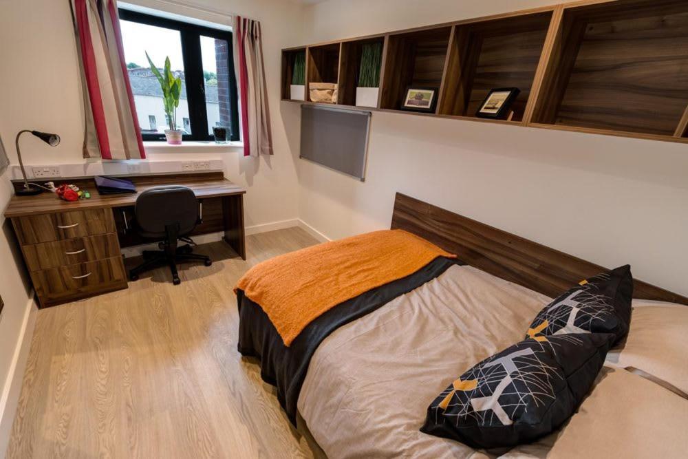 Zeni Ensuite Rooms In Ексетър Екстериор снимка
